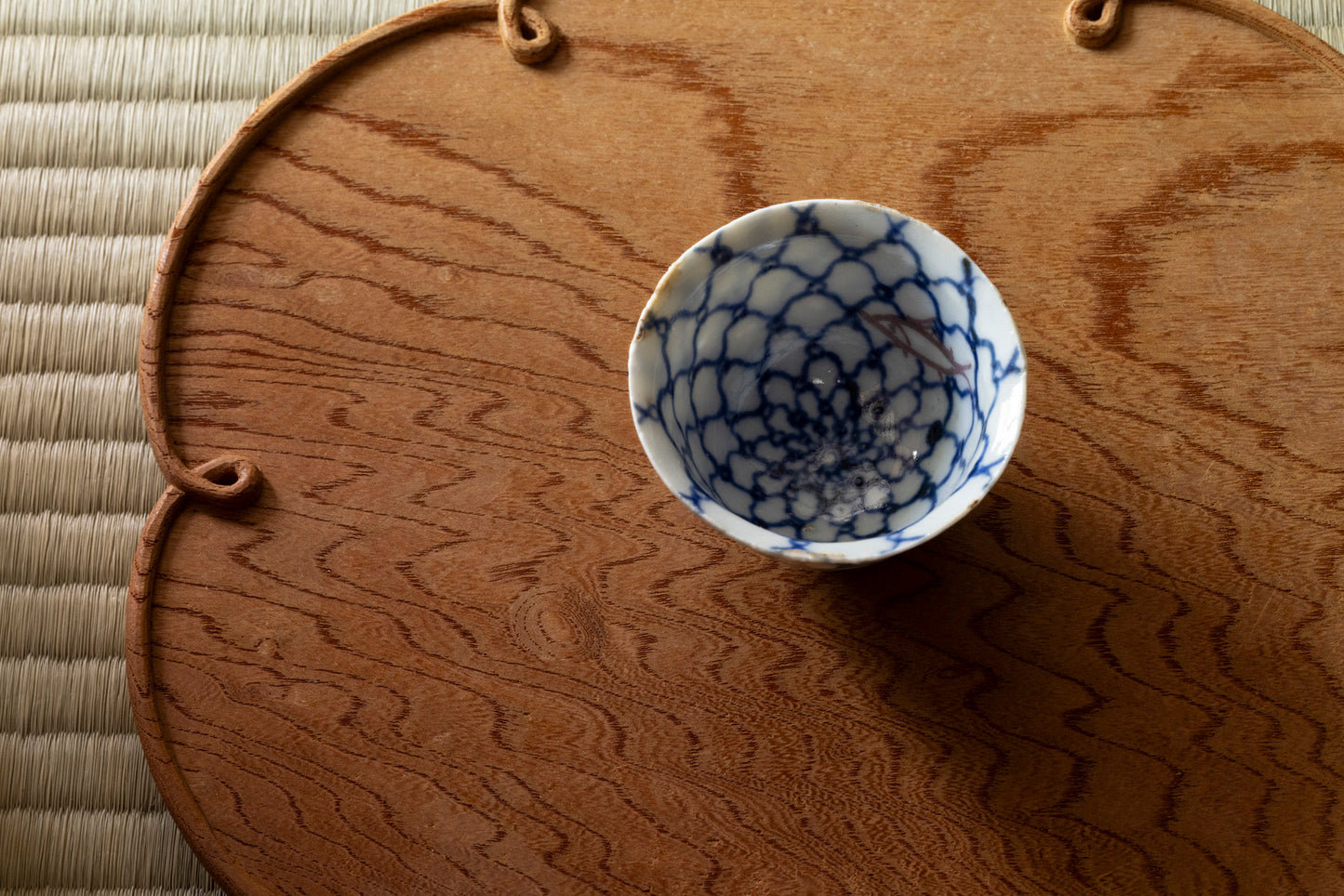 Kosometsuke Sake cup with Fishing net design