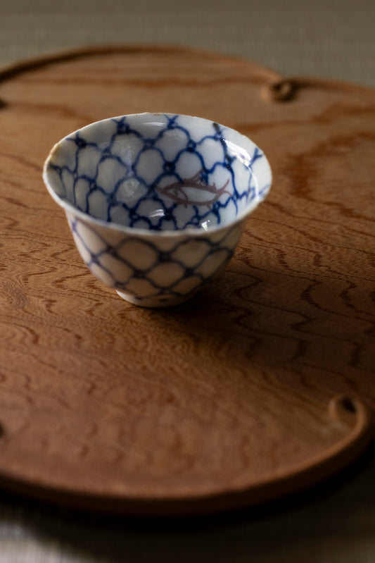 Kosometsuke Sake cup with Fishing net design